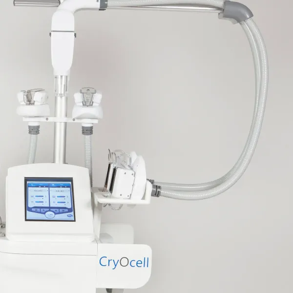 Appareil de cryolipolyse CryOcell, ses pièces à main et son écran de réglage