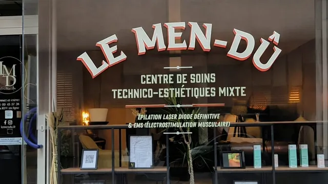 Vitrine de l'Institut Le Men-Dû à Vannes